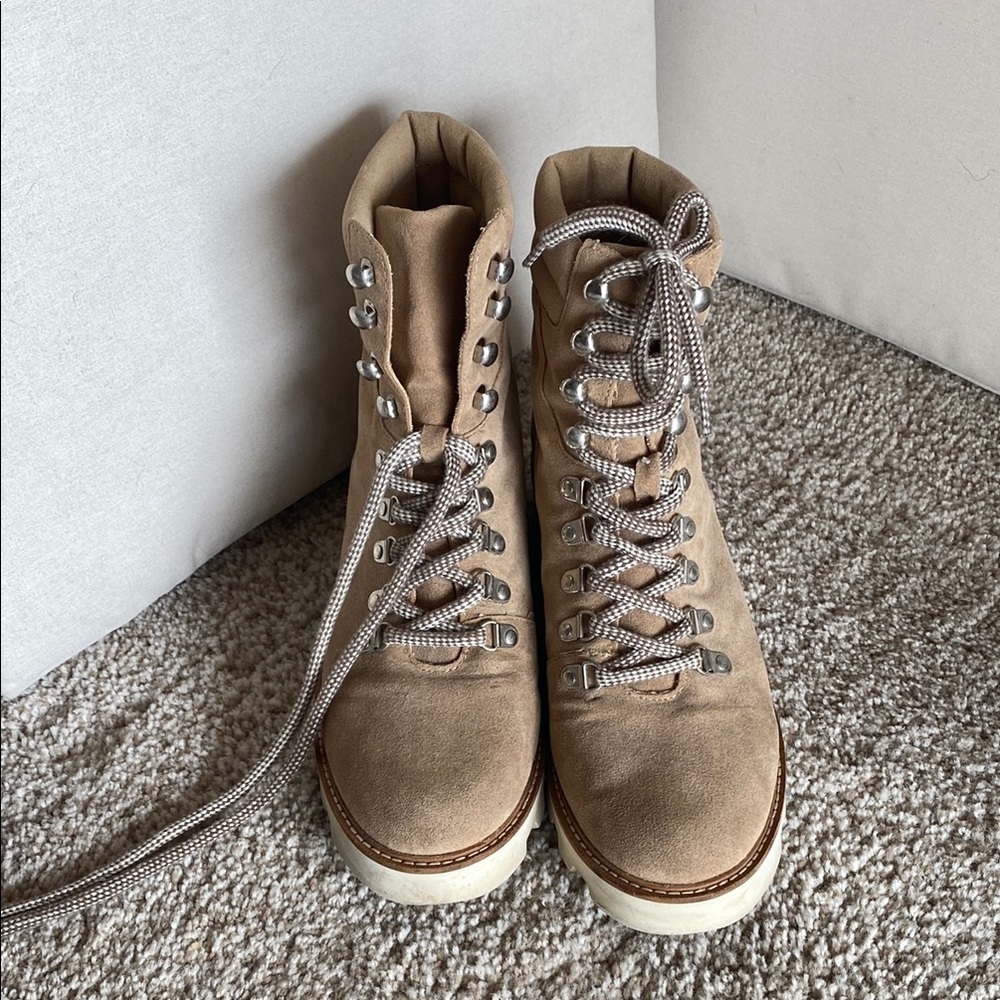Women's 8.5 Tan Lace-Up Boots
